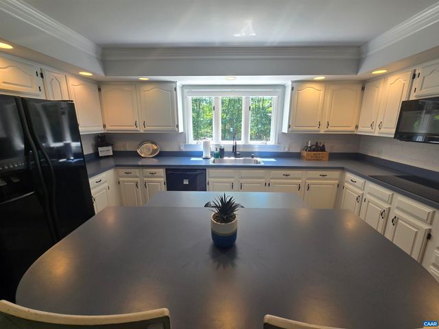 3257 MARTIN KINGS RD, Charlottesville, VA 22902