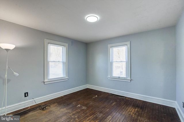 15 E GRIFFITH ST, Penns Grove, NJ 08069