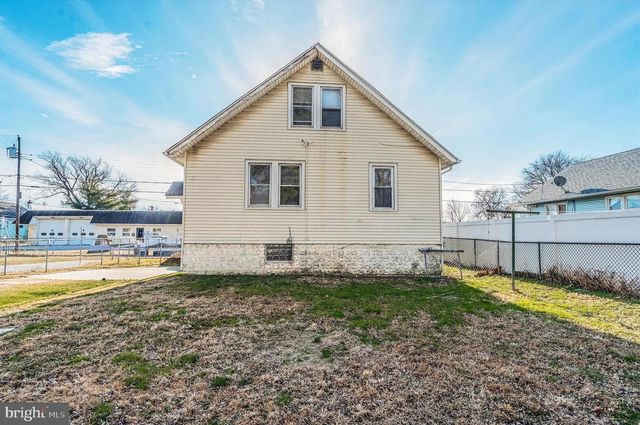 15 E GRIFFITH ST, Penns Grove, NJ 08069