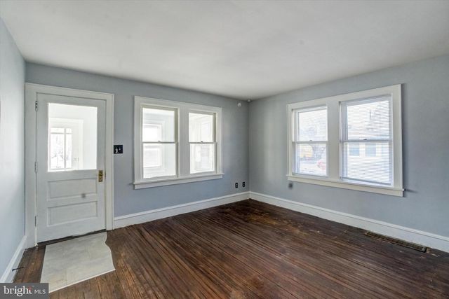 15 E GRIFFITH ST, Penns Grove, NJ 08069