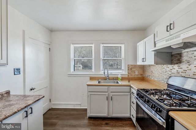 15 E GRIFFITH ST, Penns Grove, NJ 08069