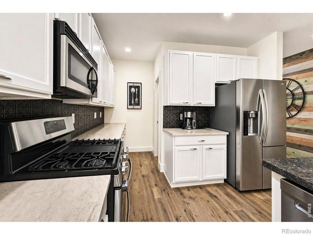 1421 Rustic Drive, Longmont, CO 80504