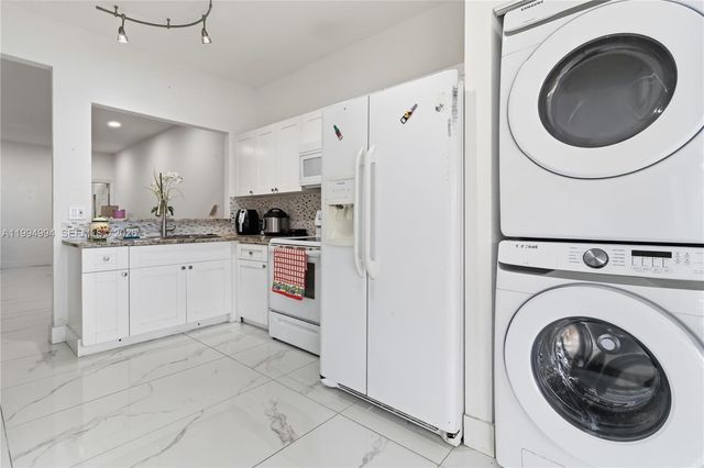 64 SW 15th Ter, Homestead, FL 33030