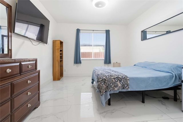 64 SW 15th Ter, Homestead, FL 33030