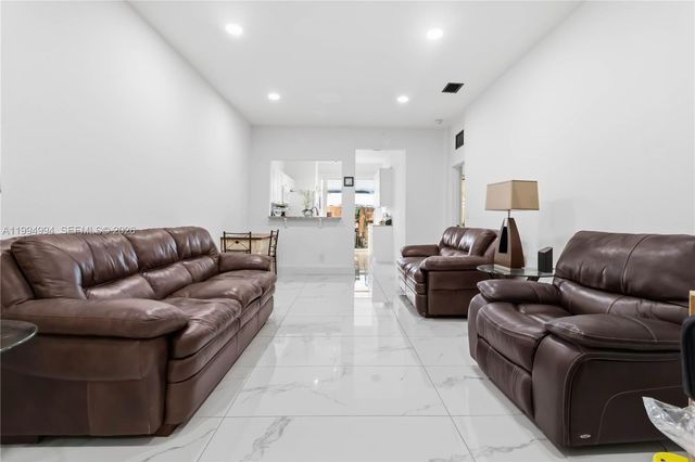 64 SW 15th Ter, Homestead, FL 33030