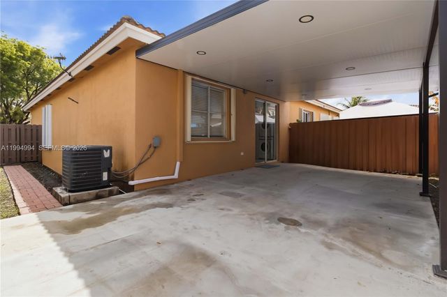 64 SW 15th Ter, Homestead, FL 33030