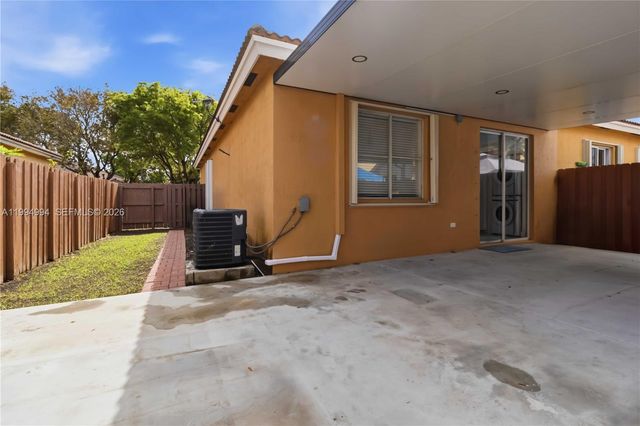 64 SW 15th Ter, Homestead, FL 33030