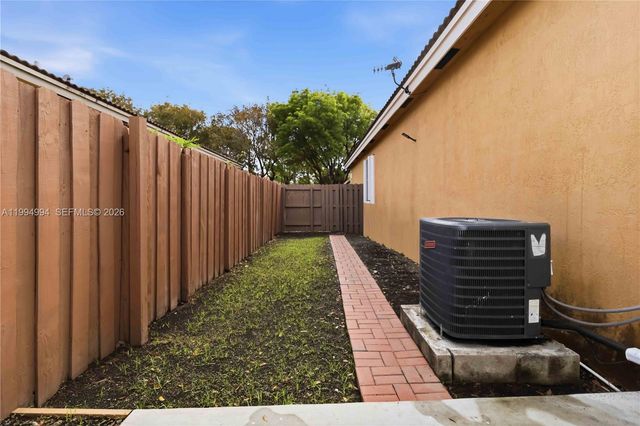 64 SW 15th Ter, Homestead, FL 33030