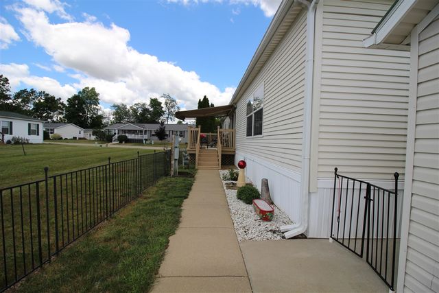 823 Raisin River Road, Three Rivers, MI 49093