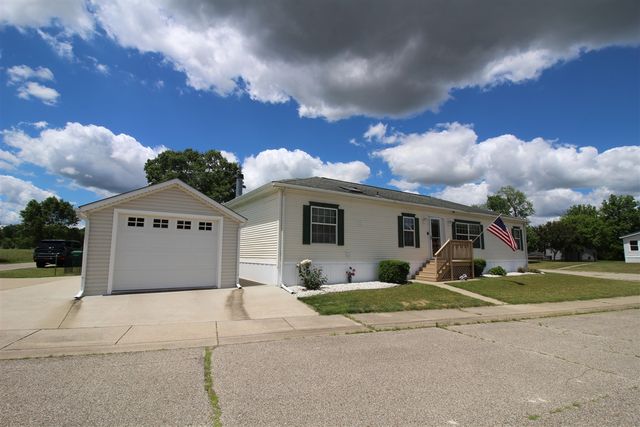 823 Raisin River Road, Three Rivers, MI 49093