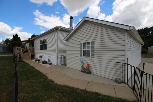 823 Raisin River Road, Three Rivers, MI 49093