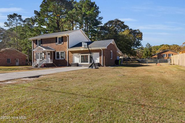 605 River Road, New Bern, NC 28562