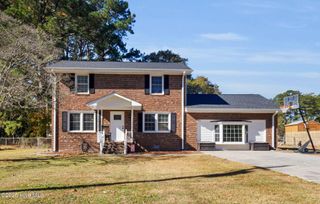 605 River Road, New Bern, NC 28562