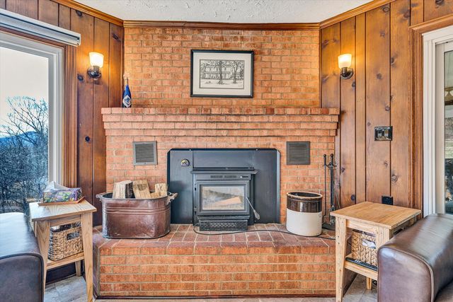 8340 Poplar Springs LN, Roanoke, VA 24018