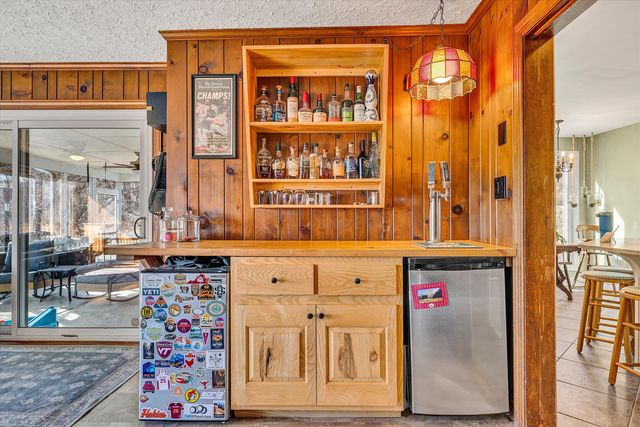 8340 Poplar Springs LN, Roanoke, VA 24018