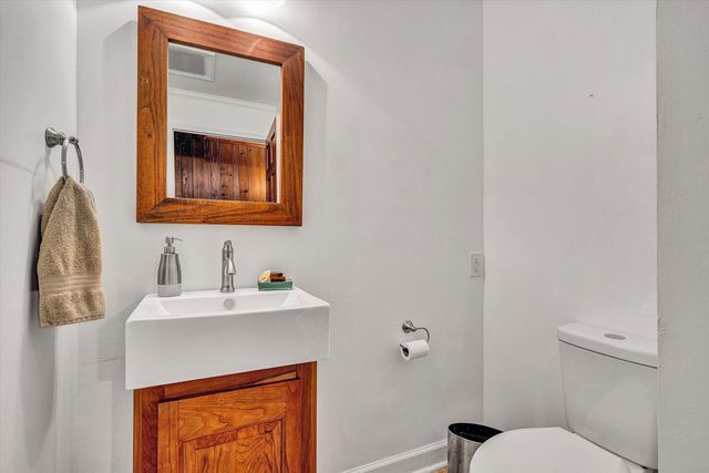 8340 Poplar Springs LN, Roanoke, VA 24018