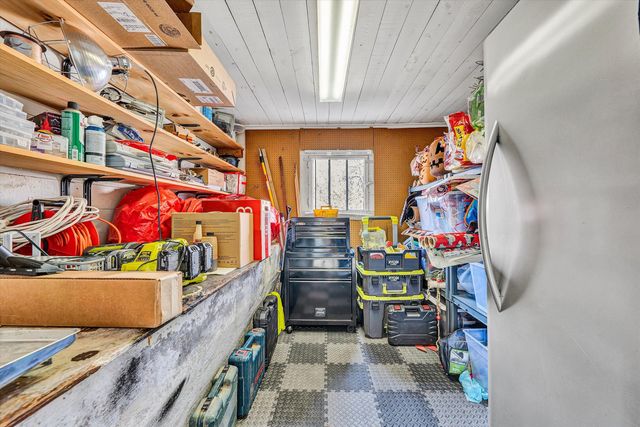 8340 Poplar Springs LN, Roanoke, VA 24018