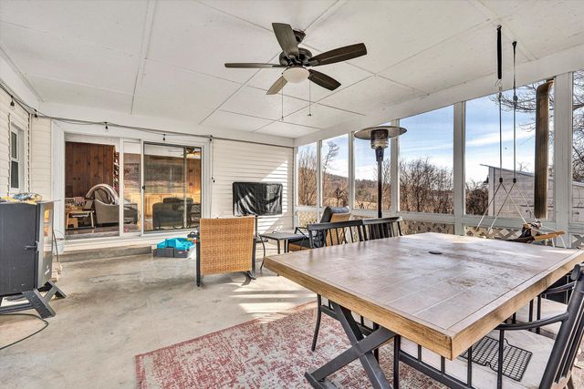 8340 Poplar Springs LN, Roanoke, VA 24018