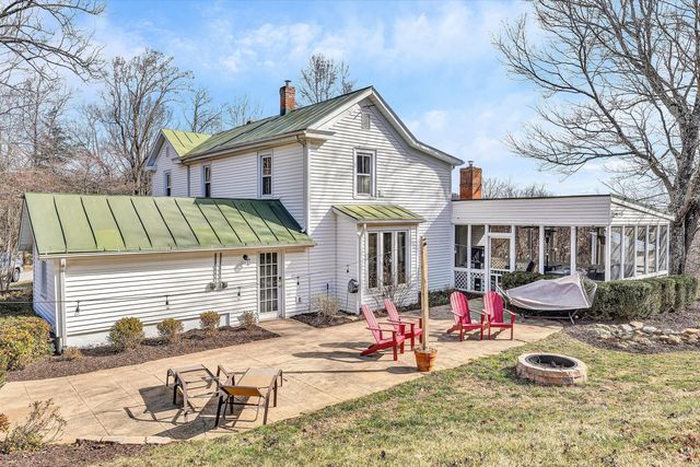 8340 Poplar Springs LN, Roanoke, VA 24018