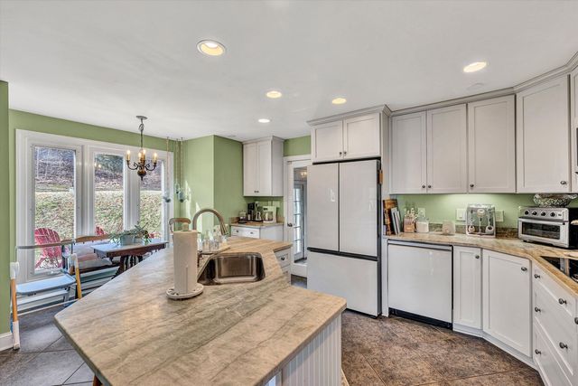 8340 Poplar Springs LN, Roanoke, VA 24018