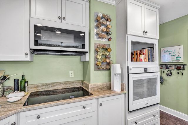 8340 Poplar Springs LN, Roanoke, VA 24018