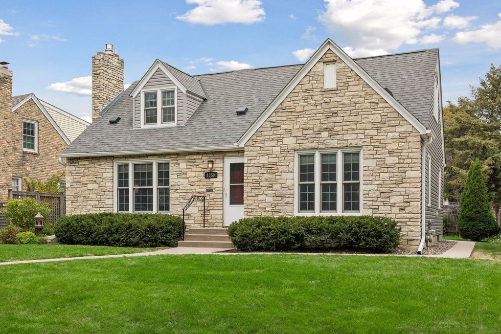 1359 Idaho Avenue W, Falcon Heights, MN 55108 — exterior