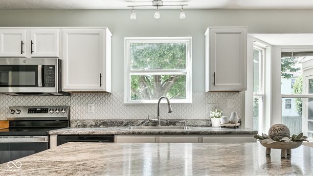 1213 Barrington Drive, Greenwood, IN 46143