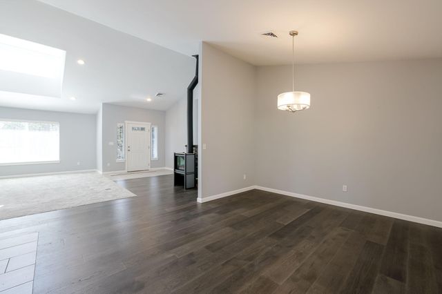 16337 Lava Drive, La Pine, OR 97739