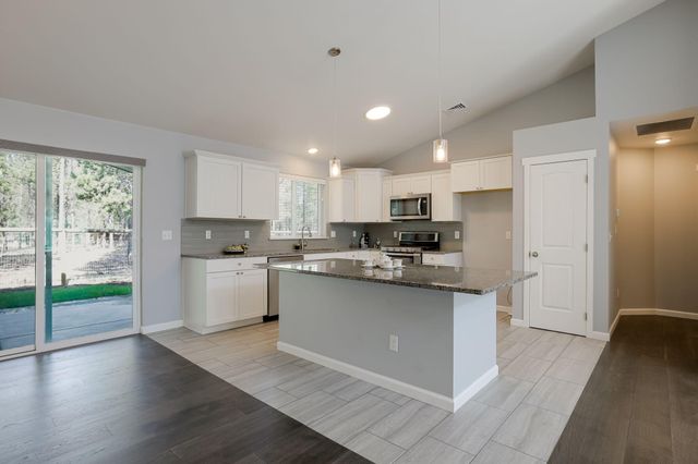 16337 Lava Drive, La Pine, OR 97739