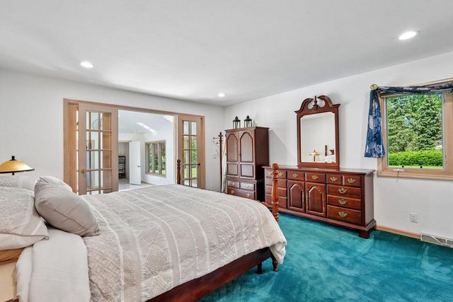 7604 Treeview DRIVE, Caledonia, WI 53108