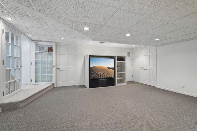7604 Treeview DRIVE, Caledonia, WI 53108