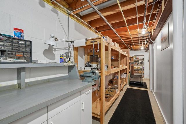 7604 Treeview DRIVE, Caledonia, WI 53108