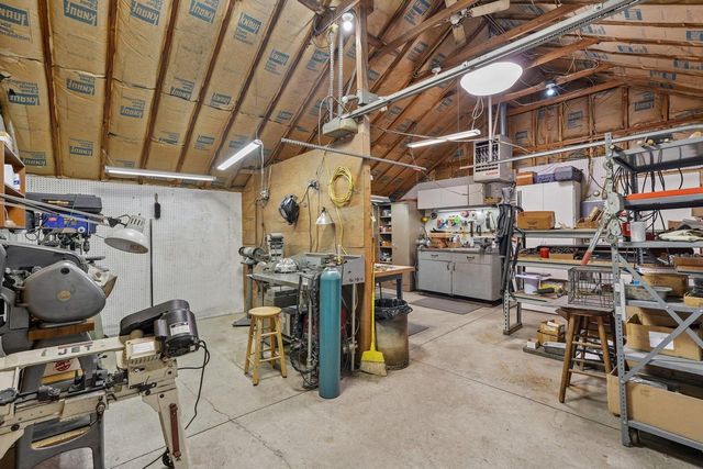 7604 Treeview DRIVE, Caledonia, WI 53108
