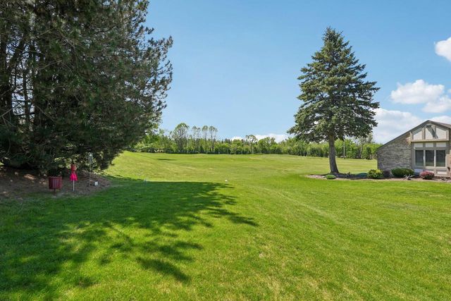 7604 Treeview DRIVE, Caledonia, WI 53108