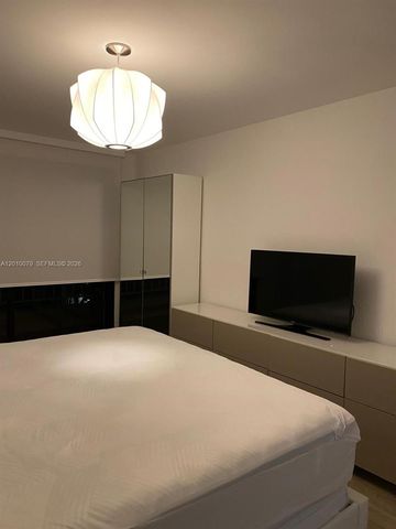 200 SE 15th Rd 7I, Miami, FL 33129