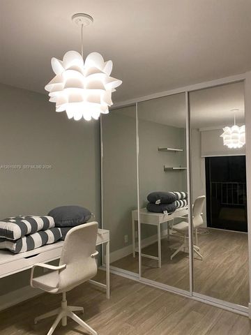 200 SE 15th Rd 7I, Miami, FL 33129