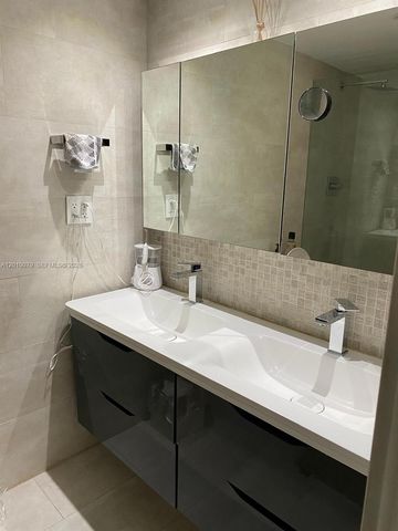 200 SE 15th Rd 7I, Miami, FL 33129