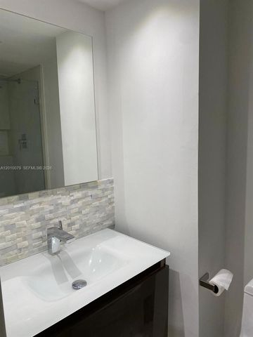 200 SE 15th Rd 7I, Miami, FL 33129