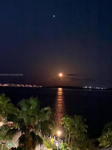 200 SE 15th Rd 7I, Miami, FL 33129