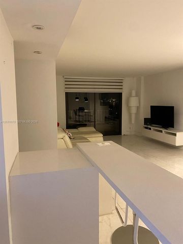 200 SE 15th Rd 7I, Miami, FL 33129
