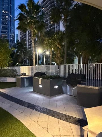200 SE 15th Rd 7I, Miami, FL 33129