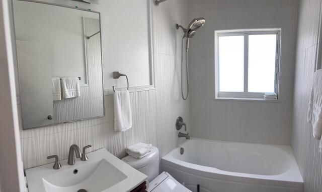 1107 S 15th Avenue, Hollywood, FL 33020