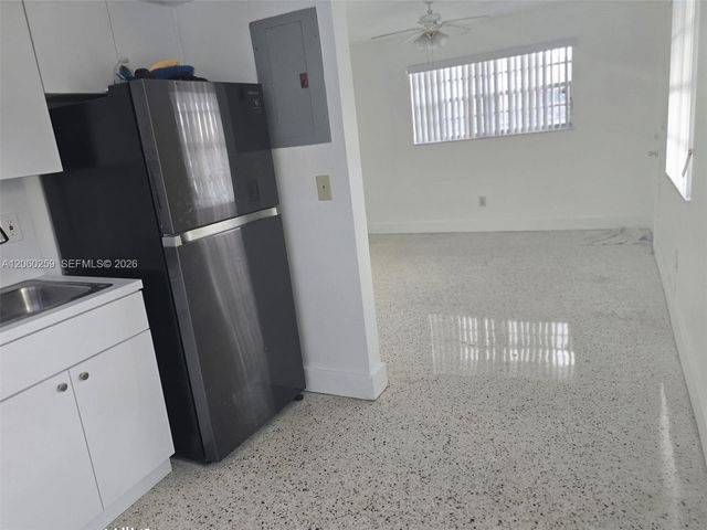 11040 SW 4th Street FRONT UNIT, Sweetwater, FL 33174