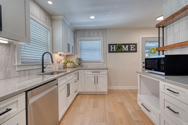 2701 W Mill Road, Evansville, IN 47720