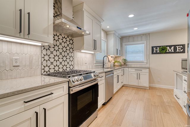 2701 W Mill Road, Evansville, IN 47720