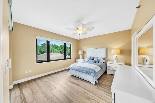 827 Oak Harbour Drive, Juno Beach, FL 33408