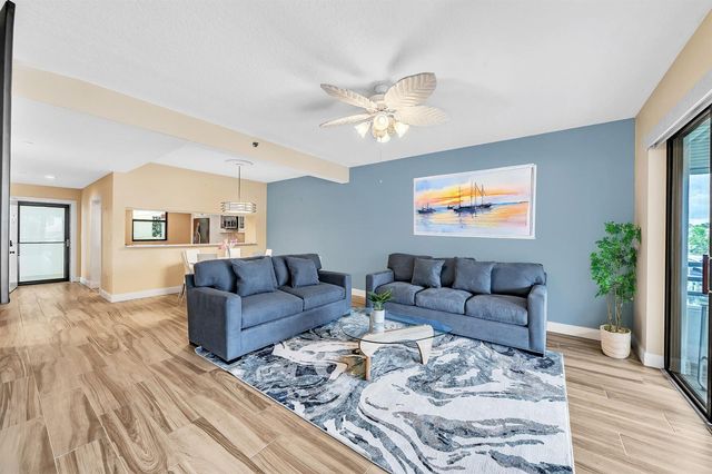 827 Oak Harbour Drive, Juno Beach, FL 33408