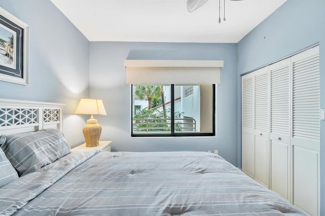 827 Oak Harbour Drive, Juno Beach, FL 33408