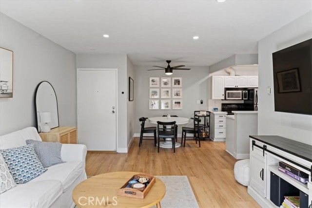 8163 Redlands 2, Playa Del Rey (los Angeles), CA 90293