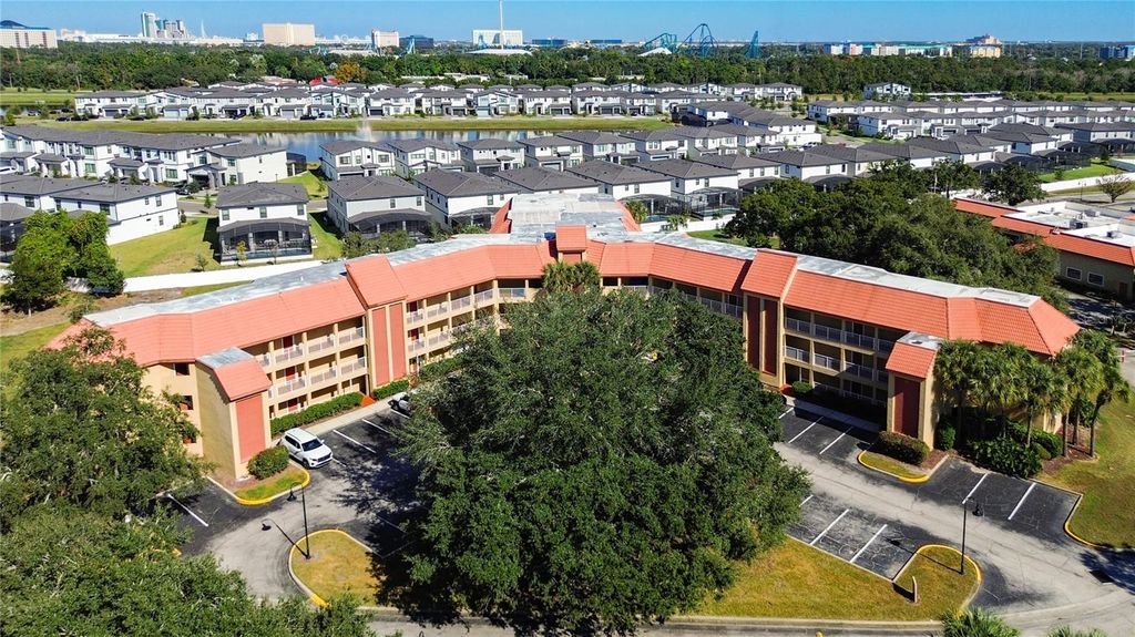 Image 2 of property listing at 6337 PARC CORNICHE DRIVE 2304, Orlando, FL 32821